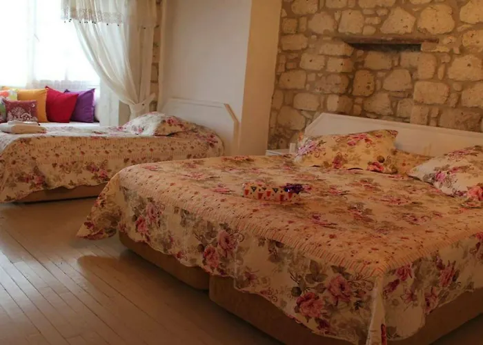 Begonvil מלון 2*